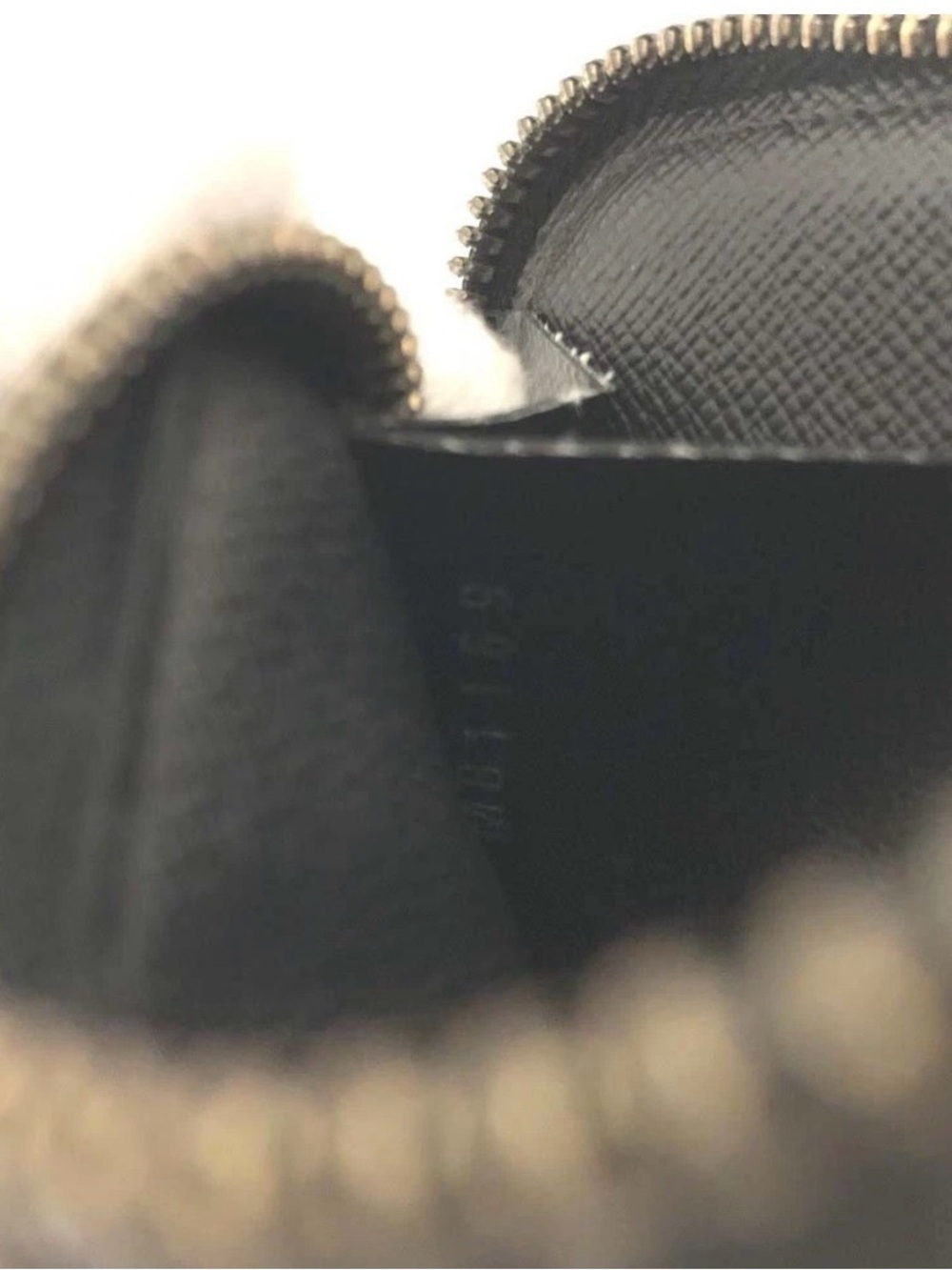 ✨🛍️ Louis Vuitton Monogram Eclipse Zip Around Coin Pouch Card Holder - Picture 6 of 6